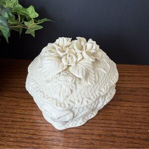 Stunning Vintage Bisque Porcelain Rose Heaet Shaped Trinket Box